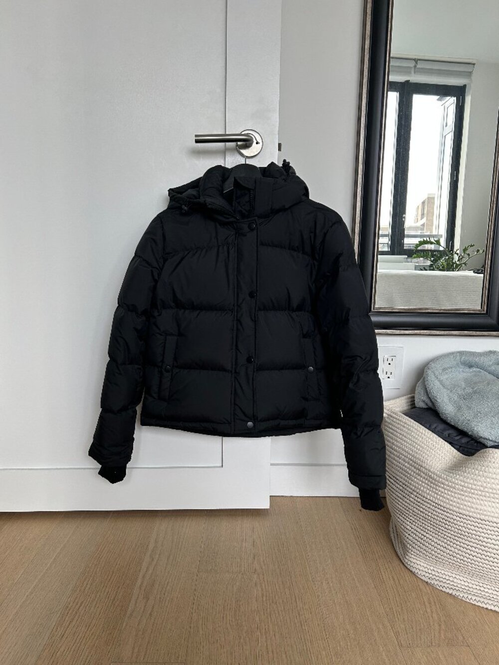 Quince Responsible Down Cropped Puffer - Black - XS